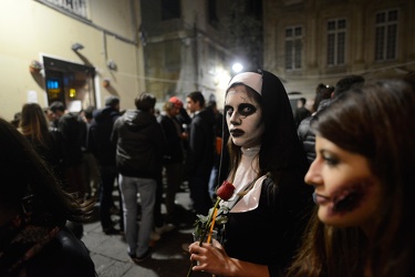 Genova, centro storico - la notte di Halloween nei vicoli