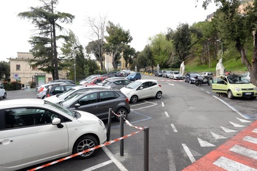 Genova, questione parcheggi ospedale San Martino - carro attrezz