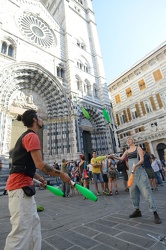 Genova, piazza San Lorenzo - presidio protesta artisti strada 