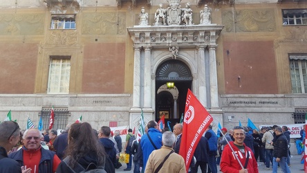 Genova, prefettura - presidio sindacati