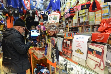 Genova - tabacchino in via XX Settembre - esposto cartello ascom