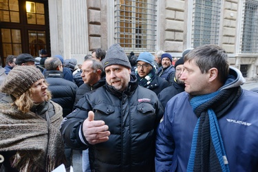 Genova - la protesta dei lavoratori del mercato del pesce
