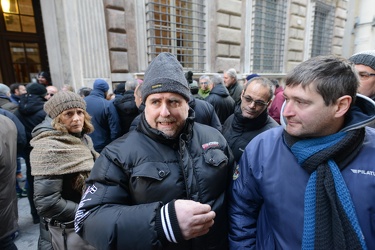 Genova - la protesta dei lavoratori del mercato del pesce