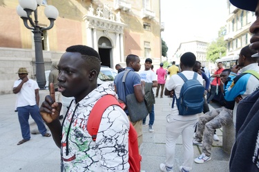 Genova, Prefettura - protesta immigrati richiedenti asilo