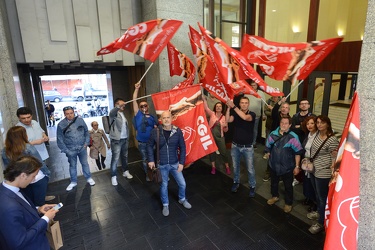 Genova, piccapietra - protesta lavoratori, cgil
