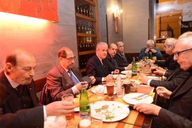 Genova - ex ministro Claudio Scajola in pizzeria con alcuni supp