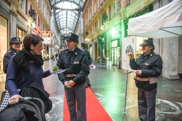 stand polizia violenza donne 25112017