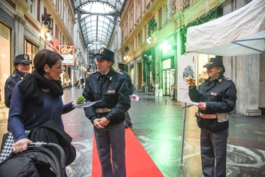 stand polizia violenza donne 25112017