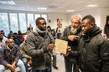 180217 migranti orto collettivo