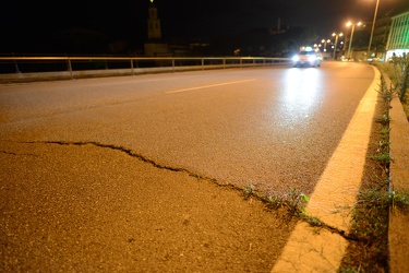 Genova - crepa nell‚Äôasfalto in corso Europa strada chiusa e po