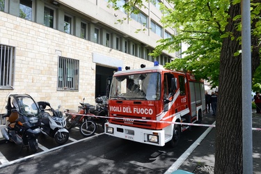 Genova, carignano - allarme incendio agenzia entrate, intervento