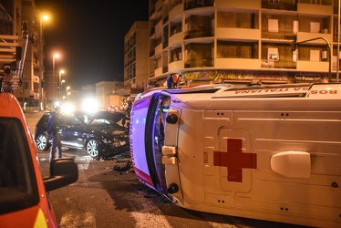 ambulanza ribaltata via timavo 08102018-4819