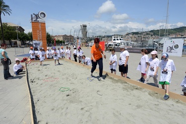 Genova, porto antico - campo da bocce per bambini delle elementa