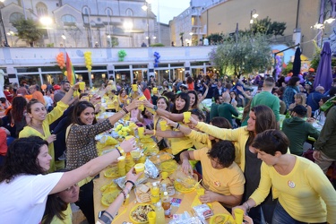 Genova, giardini luzzati - la cena colorata per i diritti gay LG