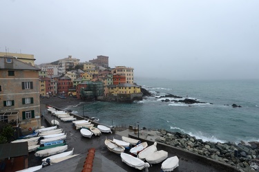 Genova - insolita coltre di nebbia copre il capoluogo verso terr