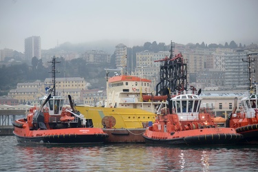 Genova - insolita coltre di nebbia copre il capoluogo verso terr