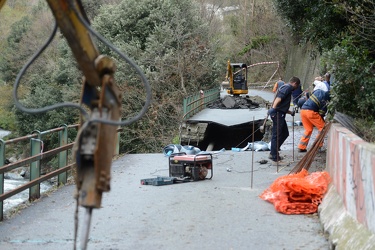 Genova, frazione Pegli, San Carlo di Cese - crollo carreggiata s