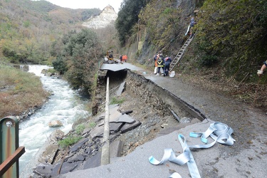 Genova, frazione Pegli, San Carlo di Cese - crollo carreggiata s