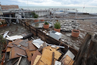 Genova - i danni agli stabilimenti balneari di corso Italia dopo