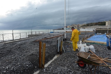 Genova - i danni agli stabilimenti balneari di corso Italia dopo