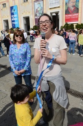 Genova, piazza De Ferrari - flash mob salute mentale e maternit