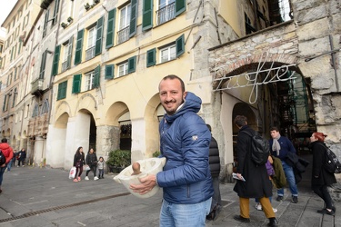 Genova, centro storico - food blogger esperto di pesto Fabio Acc