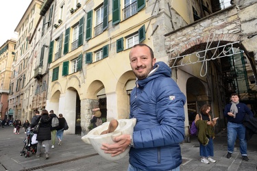 Genova, centro storico - food blogger esperto di pesto Fabio Acc