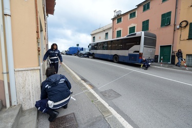 Genova - Grave incidente nel pomeriggio in via Aurelia 60