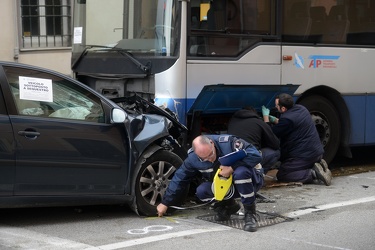 Genova - Grave incidente nel pomeriggio in via Aurelia 60