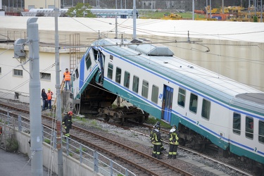 Genova - Incidente stazione di Brignole - treno in manovra si sc