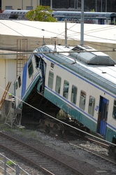 Genova - Incidente stazione di Brignole - treno in manovra si sc