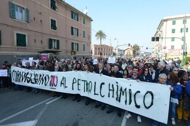 Genova Cornigliano - manifestazione cittadini contro installazio