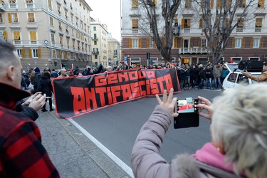 Genova - giornata di tensione - manifestazione antifascista e fe