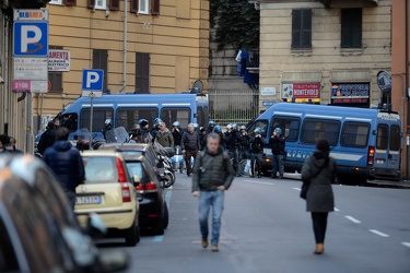 Genova - giornata di tensione - manifestazione antifascista e fe