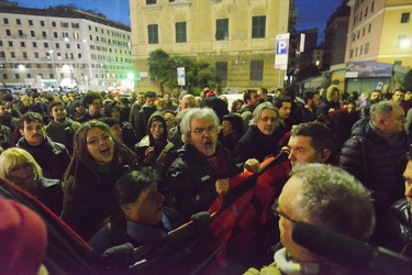 Genova - giornata di tensione - manifestazione antifascista e fe