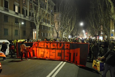 Genova - giornata di tensione - manifestazione antifascista e fe