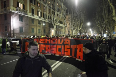 Genova - giornata di tensione - manifestazione antifascista e fe