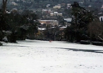 Genova - timida neve in centro in mattinata