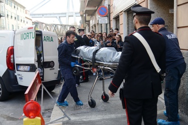 Genova, Certosa, via Fillak - Donna trovata morta in casa