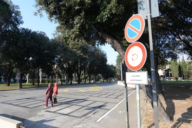 Genova - situazione traffico e parcheggi davanti stazione Brigno