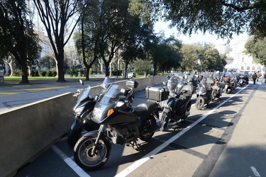 Genova - situazione traffico e parcheggi davanti stazione Brigno