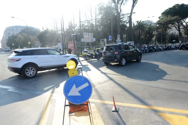 Genova - situazione traffico e parcheggi davanti stazione Brigno