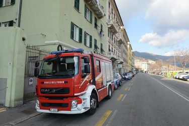 Genova, quartiere Marassi, via Bobbio - intervento polizia per f