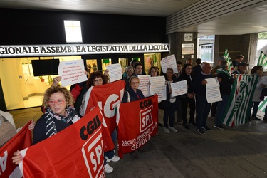 Genova - protesta presidio associazioni contro proroga gioco azz