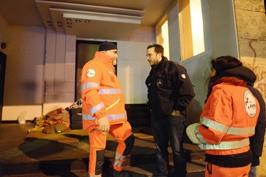 Genova - protezione civile monitora senzatetto irriducibili nono