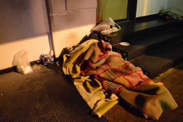 Genova - protezione civile monitora senzatetto irriducibili nono
