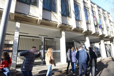 Genova, corso Mentana - uscita scuola istituto duchessa Galliera