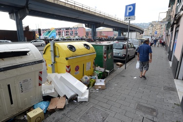 Genova - situazioni spazzatura urbana