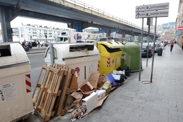 Genova - situazioni spazzatura urbana