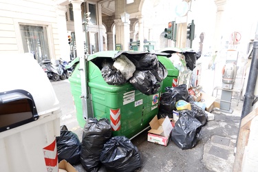 Genova - problema spazzatura e cassonetti pieni